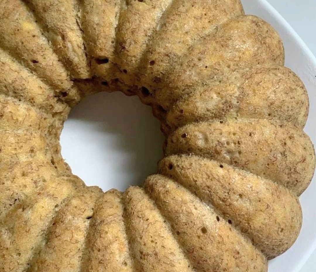Bolu pisang kukus tanpa oven, cukup pakai kukusan biasa.