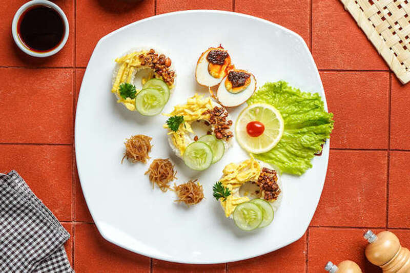 Ilustrasi Donat Nasi Uduk