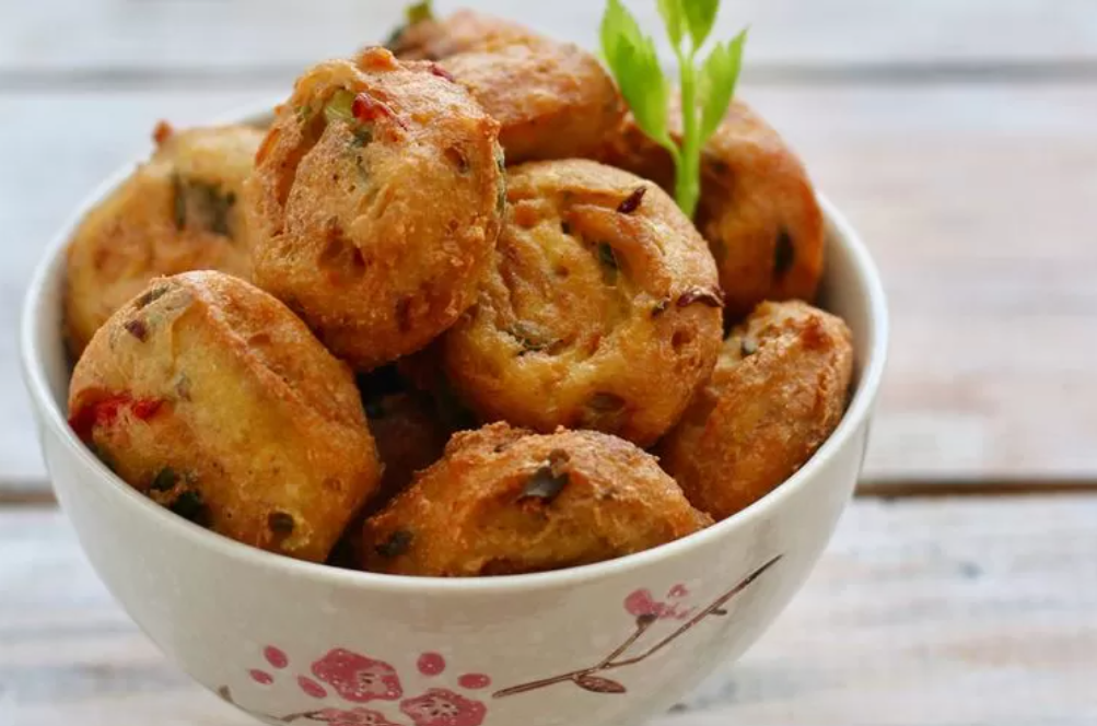 Camilan goreng simpel dengan aroma rempah yang menggoda.