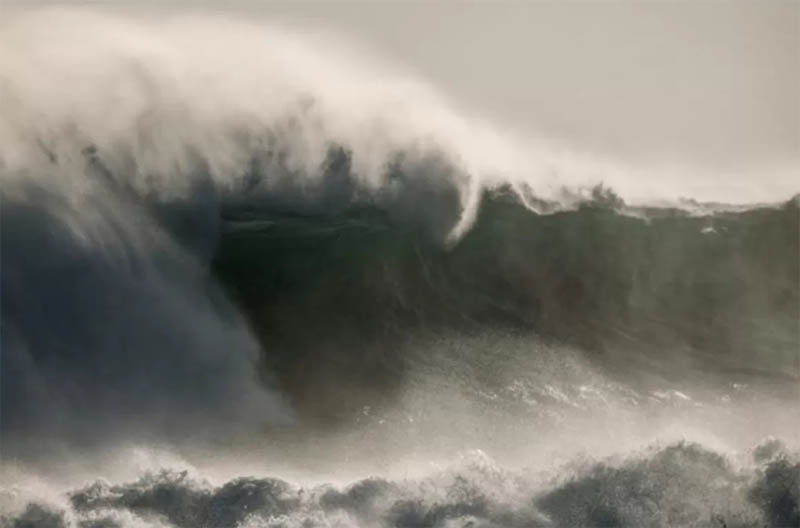 Ilustrasi gelombang tsunami.