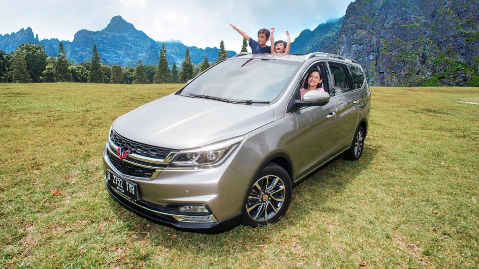 Ilustrasi mobil sunroof salah satunya Wuling.