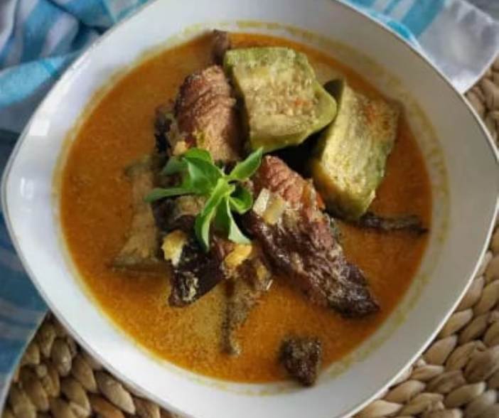 Ilustrasi sayur lodeh ikan asap khas Jogja.