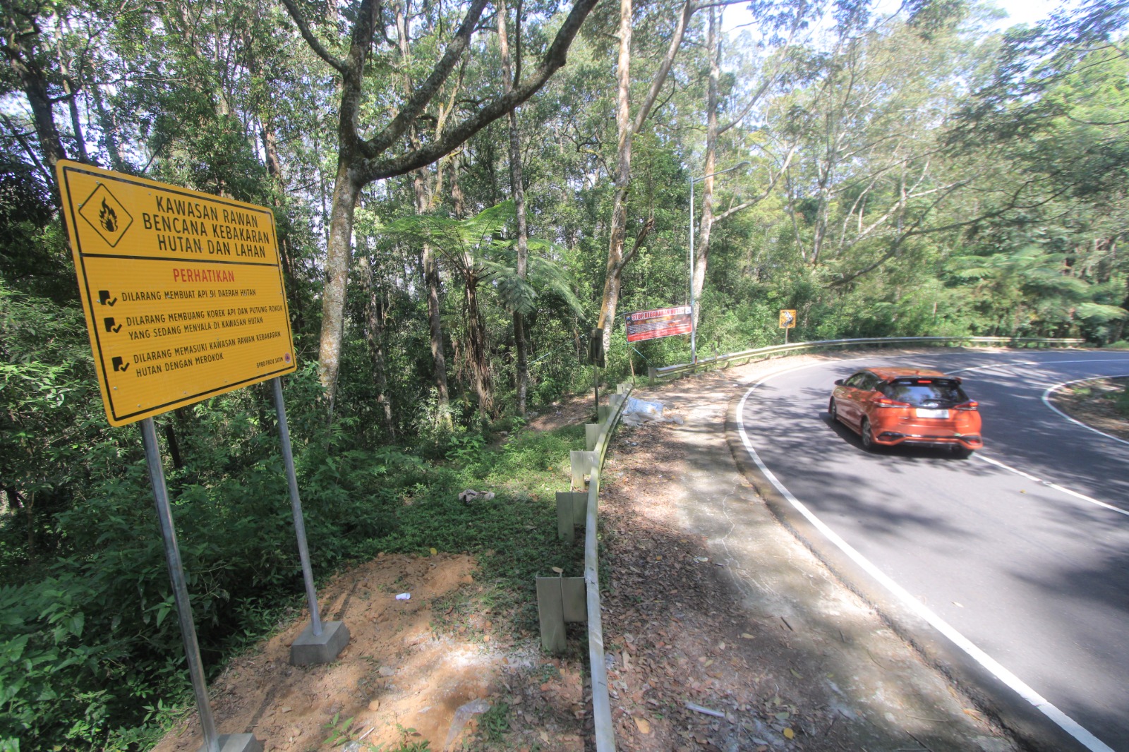 Tim Perhutani dan Forkopimda siaga di kawasan Gunung Lawu cegah karhutla selama musim kemarau. AJI PUTRA/RADAR MAGETAN