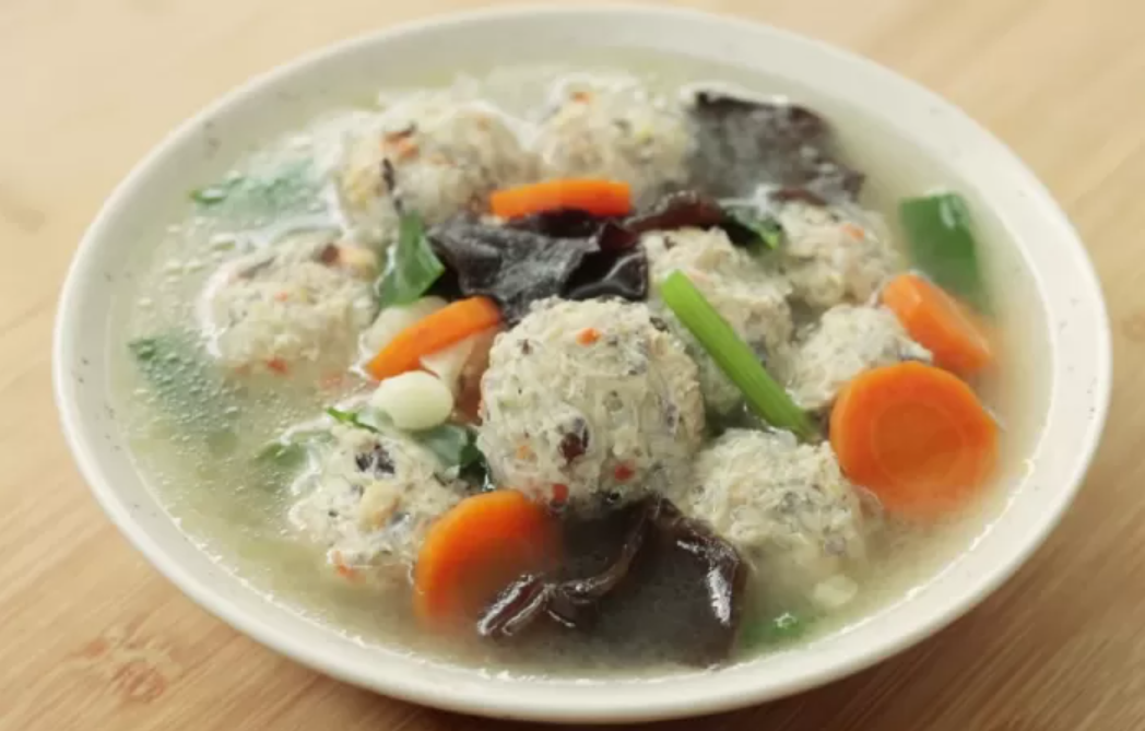 Ilustrasi sup bakso lohua ala Devina Hermawan.