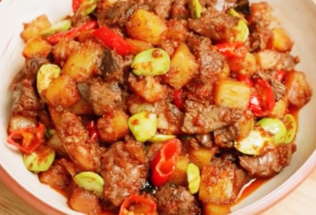 Sambal goreng kentang ati ampela ala Devina Hermawan.