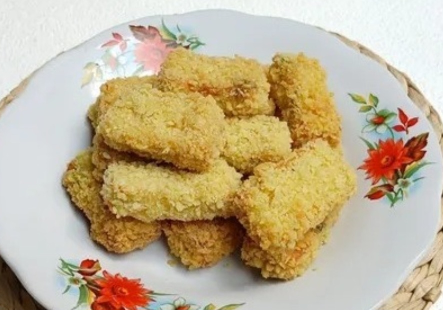 Nugget telur sayur rumahan ini cocok untuk bekal anak.