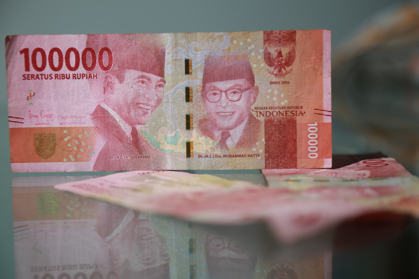 Konsumen di Madiun kini mulai membandingkan harga sebelum membeli. ILUSTRASI FOTO: BAGAS BIMANTARA/RADAR MADIUN