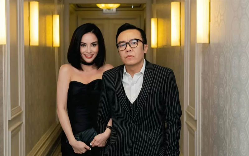 Ari Lasso Unggah foto mesra dengan kekasih barunya, Dearly Djoshua.