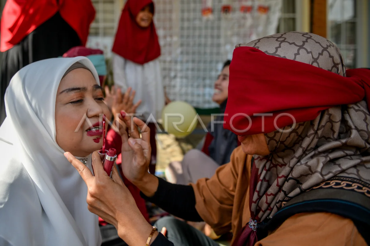 Ilustrasi Lomba Dandan Tutup Mata
