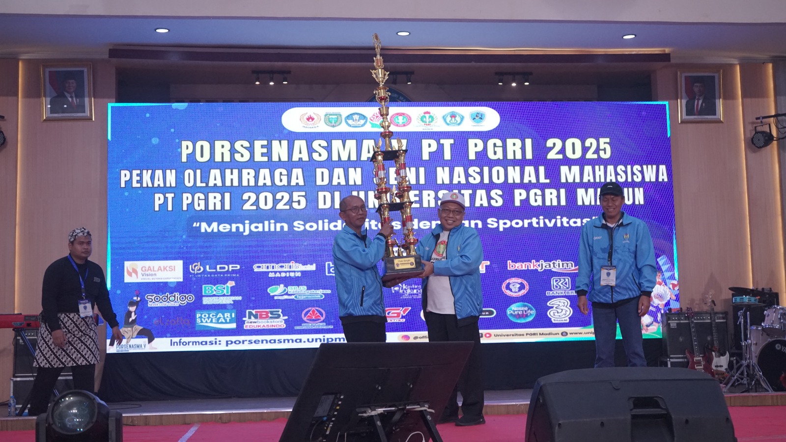 PORSENASMA V tahun 2025 resmi dibuka di Universitas PGRI Madiun (UNIPMA), Senin (4/8).