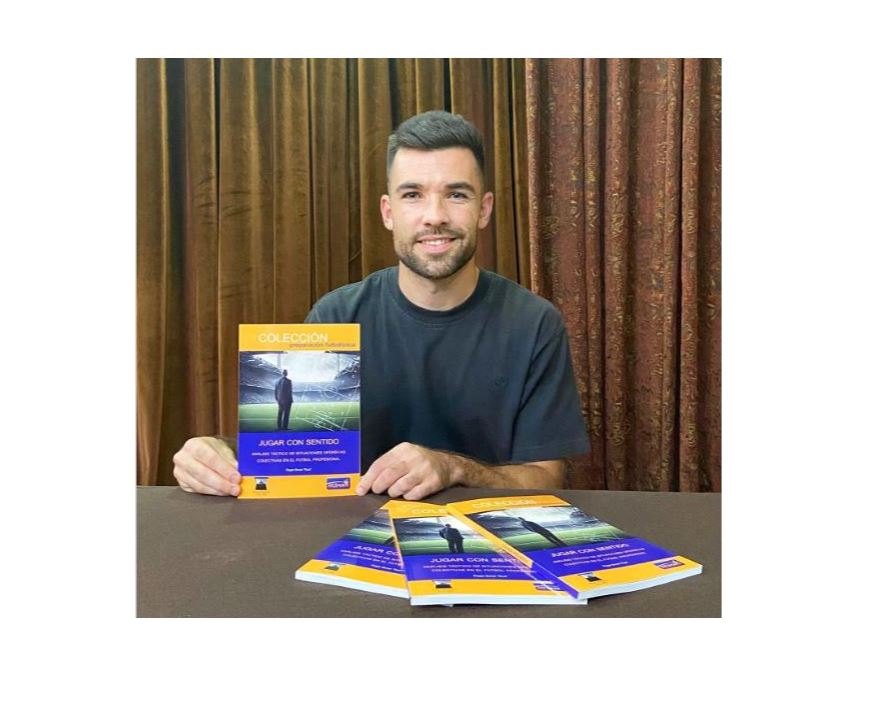 Roger Bonet rilis buku sepak bola dalam Bahasa Indonesia demi edukasi pelatih, bukan cari untung.