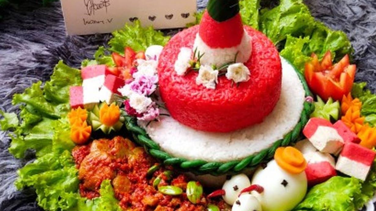 Nasi tumpeng merah putih cocok untuk merayakan HUT RI di 17 Agustus.