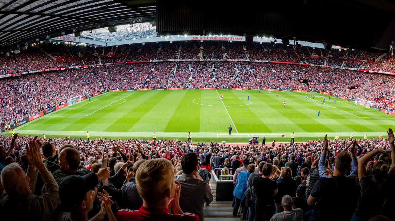 Fans memadati Old Trafford di laga kandang Manchester United.