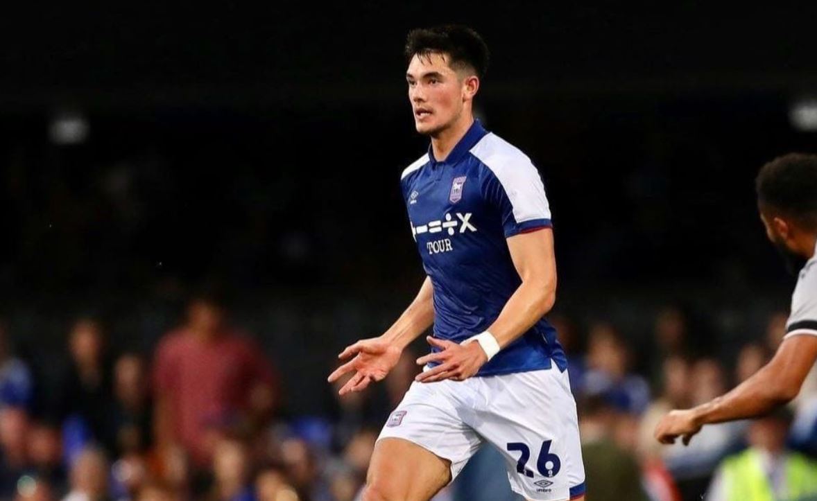 Elkan Baggott bermain untuk Ipswich Town.