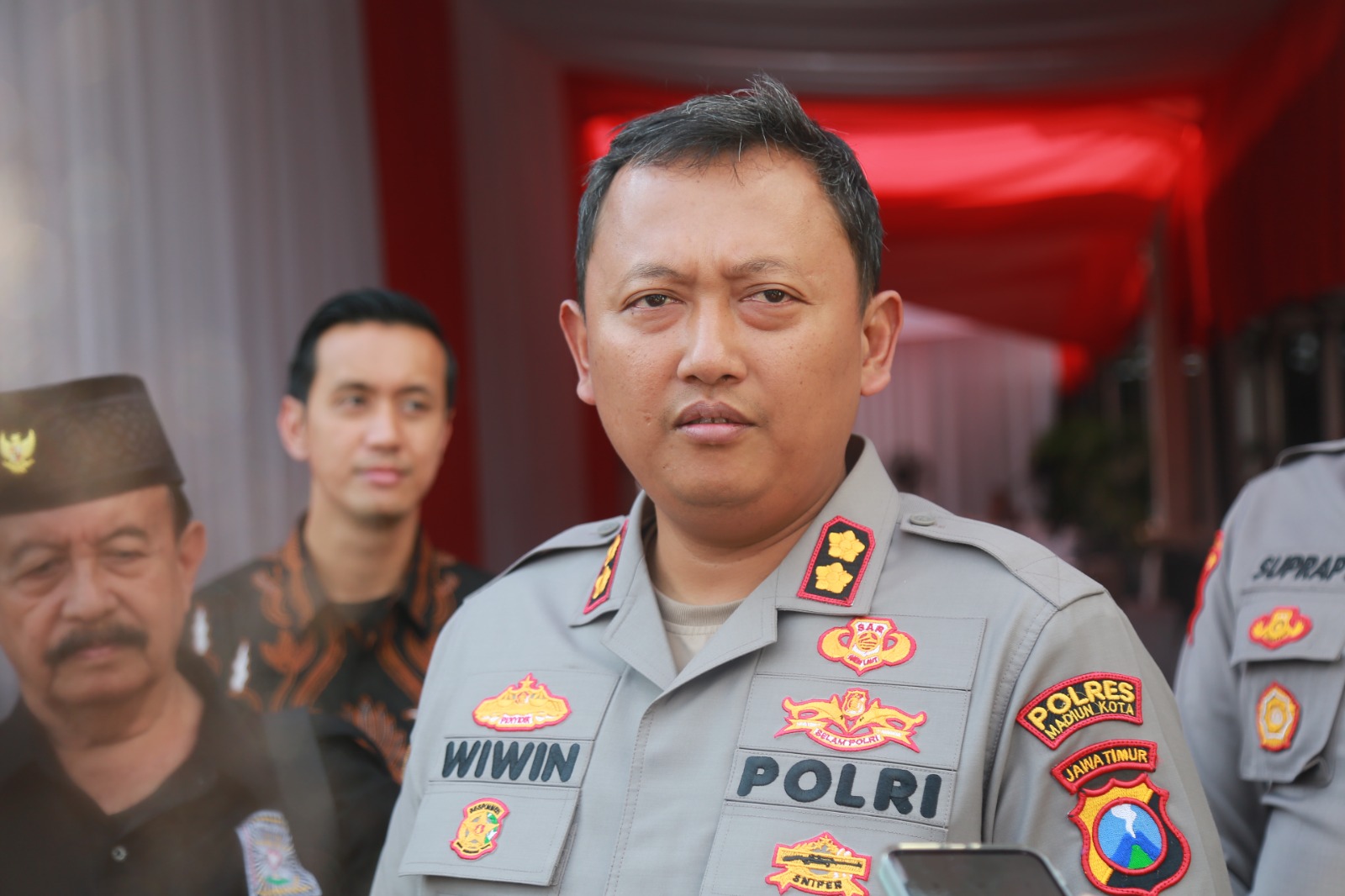 Kapolres Madiun Kota AKBP Wiwin Junianto Supriyadi mengimbau masyarakat meningkatkan budaya berkendara aman untuk menekan angka kecelakaan. DOK RADAR MADIUN
