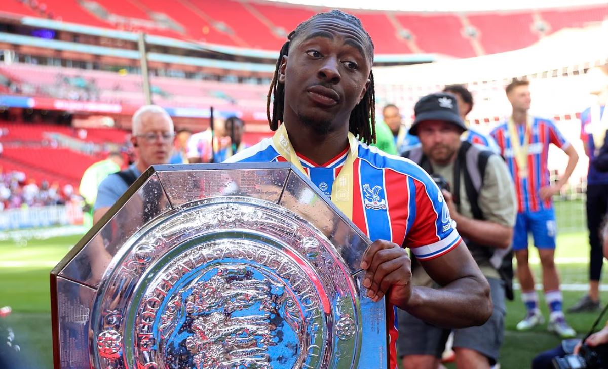 Eberechi Eze bawa Crystal Palace juara Community Shield 2025 mengalahkan Liverpool.