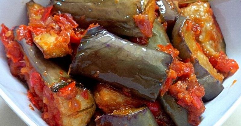 Ilustrasi terong balado yang bikin ketagihan.