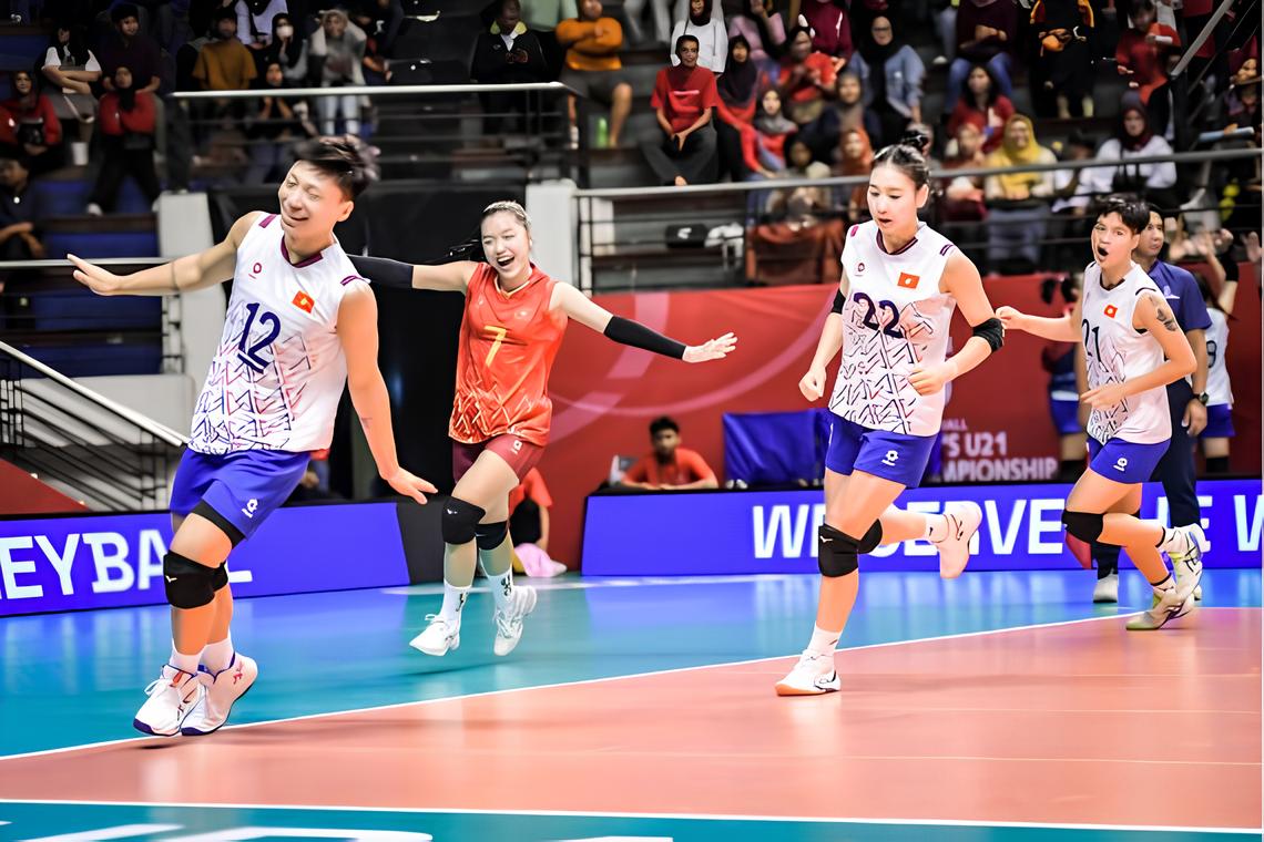 Vietnam terbukti pakai dua pemain pria.
