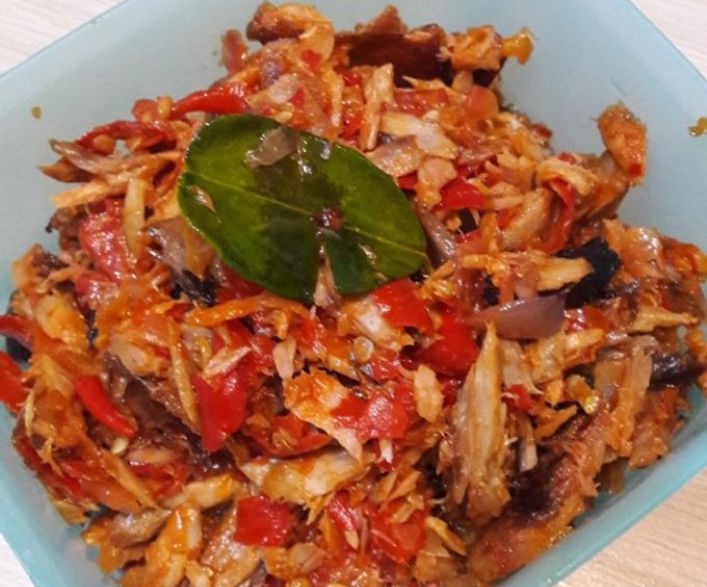 Ilustrasi cakalang fufu makanan ikan khas Manado.