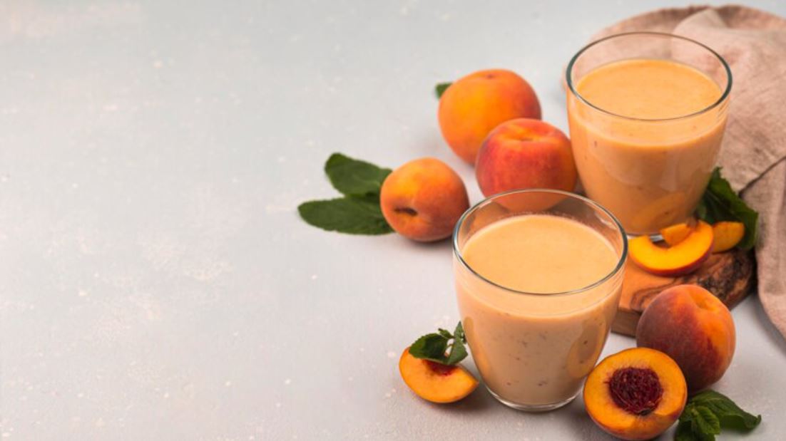 Smoothies aprikot segar untuk energi dan imunitas alami.