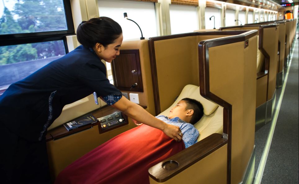 Kereta api luxury sleeper.