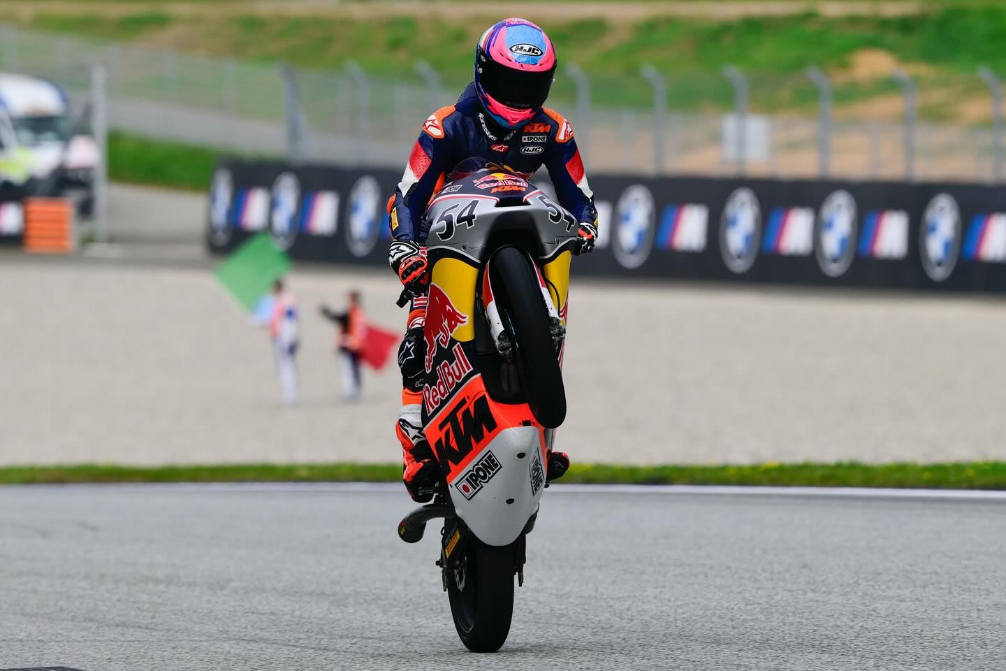 Veda usai finis kedua pada race 2 seri Austria  tadi malam.