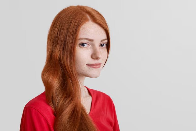 Ilustrasi perawatan rambut merah.