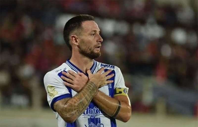 Kapten Persib Bandung Marc Klok. Empat pemain Maung Bandung resmi dipanggil untuk perkuat Timnas Indonesia.