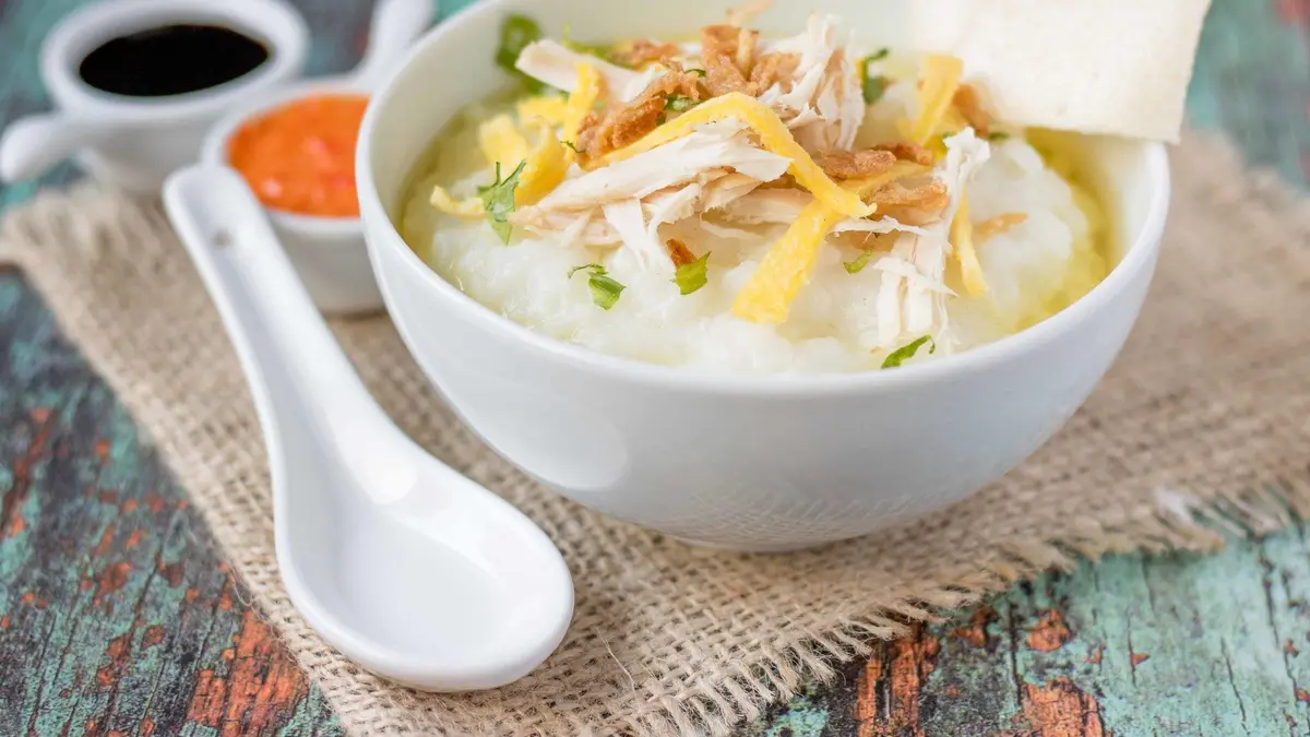 Ilustrasi Bubur Ayam Kuah Bening