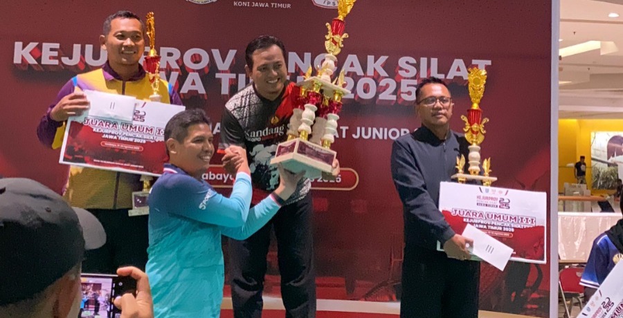 Kontingen pencak silat Kabupaten Madiun meraih juara umum Kejurprov Jatim 2025 dengan raihan 3 emas dan 1 perunggu. FOTO: ISTIMEWA