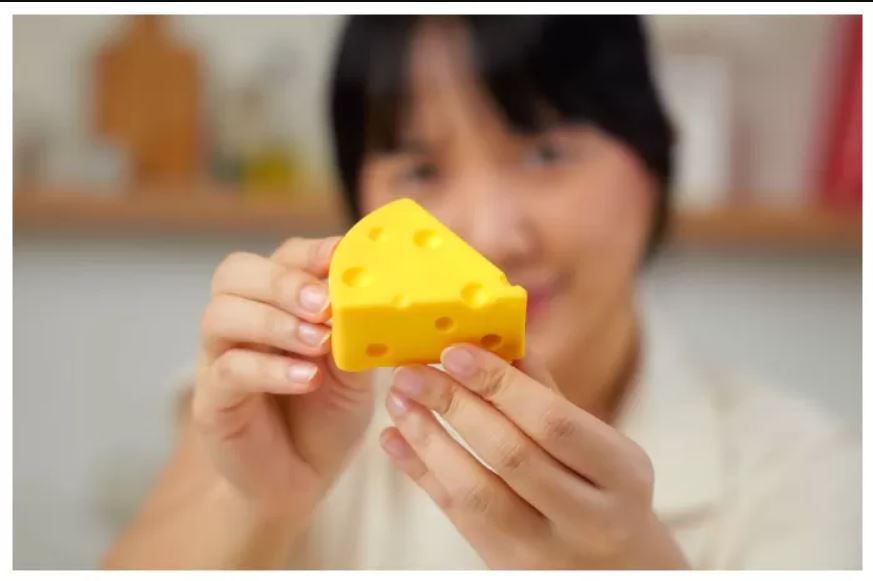 Cheesecake ala Tom and Jerry, lembut, creamy, dan viral di media sosial.