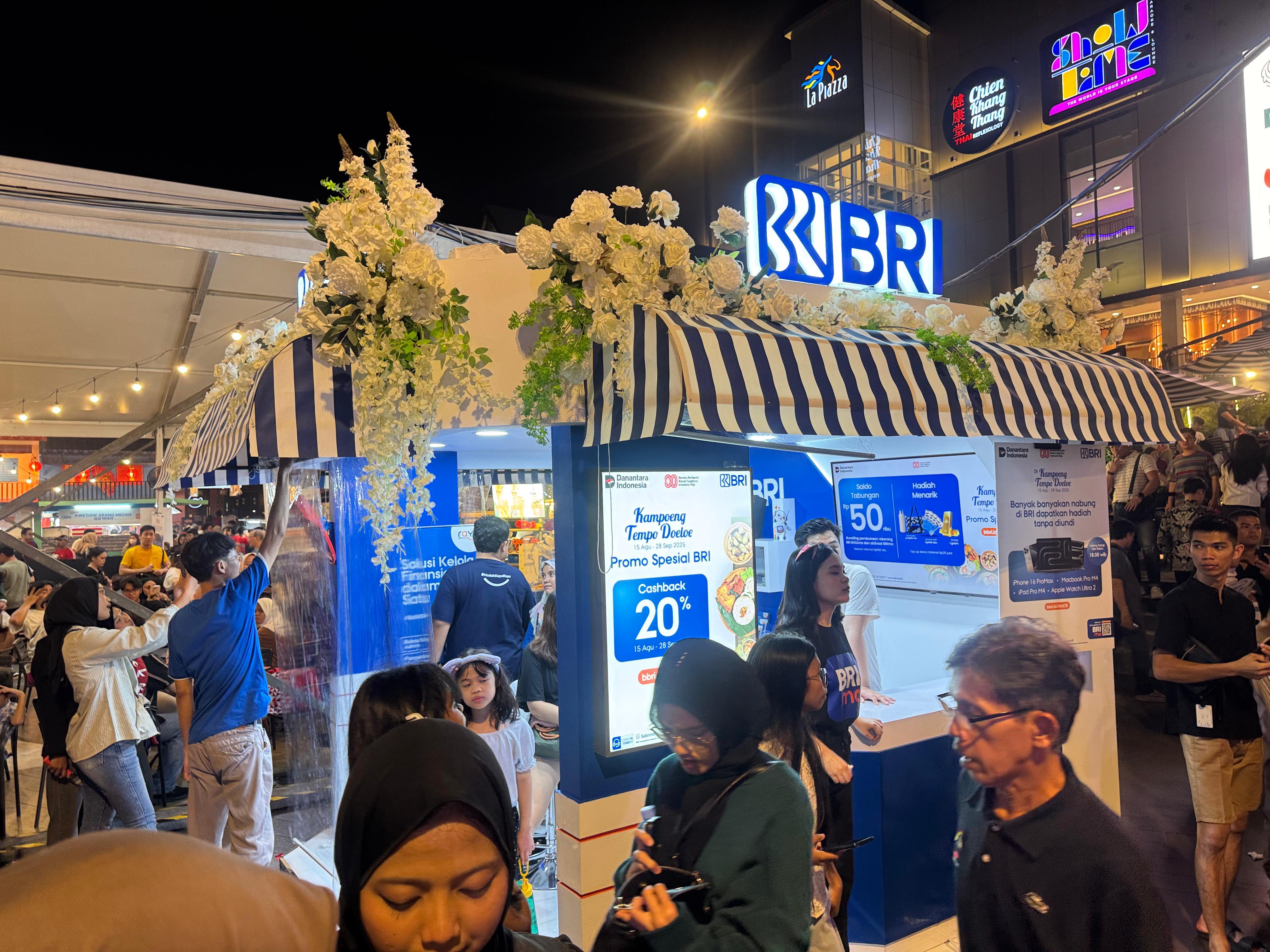 Festival kuliner Kampoeng Tempo Doeloe 2025 di La Piazza, Kelapa Gading, menghadirkan ratusan UMKM kuliner dengan dukungan penuh BRI.
