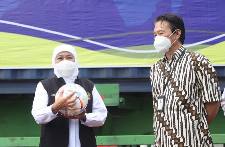 Ratusan buruh PT GWI di Desa Kedungrejo, Pilangkenceng, terancam kehilangan pekerjaan meski baru rampungkan produksi bola Piala Dunia 2026. DOK RADAR MADIUN