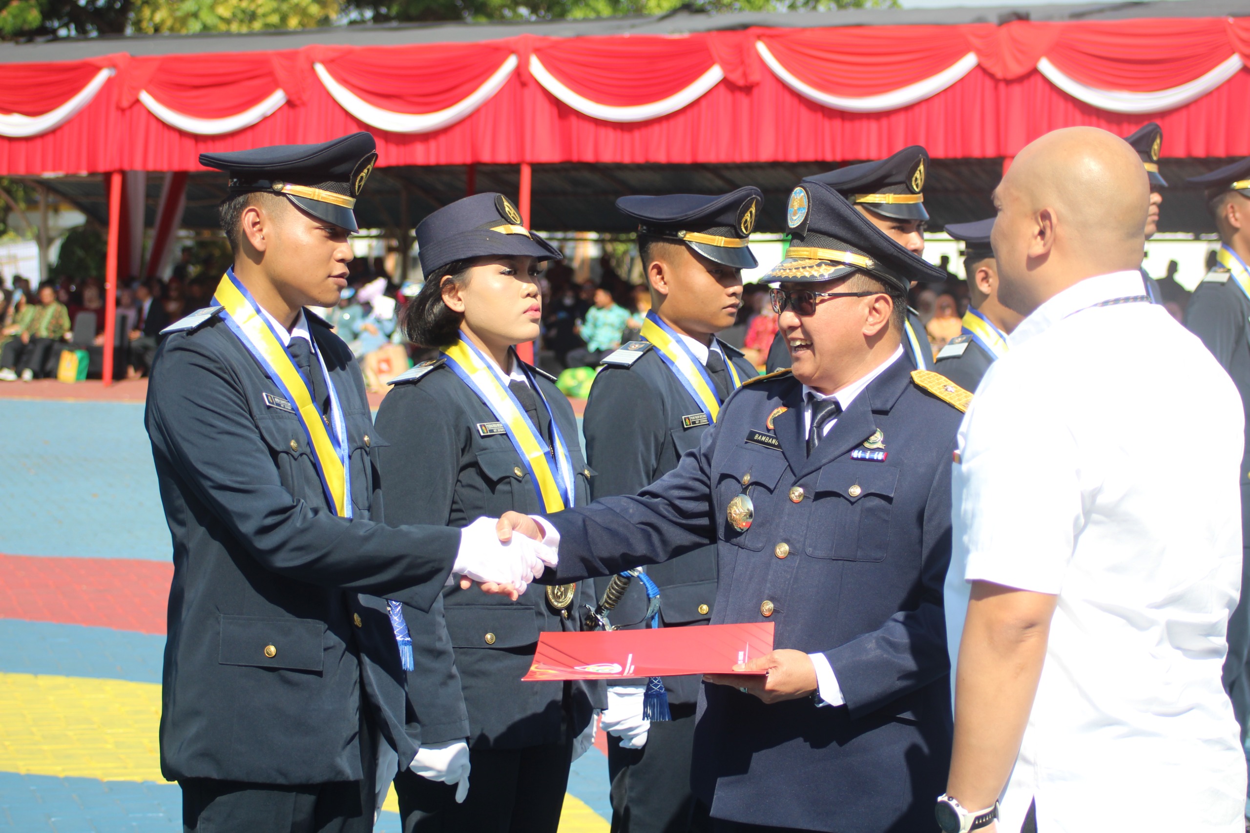 GENERASI EMAS: Kepala Pusat Pengembangan SDM Perhubungan Darat Kemenhub Bambang Siswoyo mengapresiasi lulusan PPI Madiun yang telah diterima kerja di stakeholder perkeretaapian.