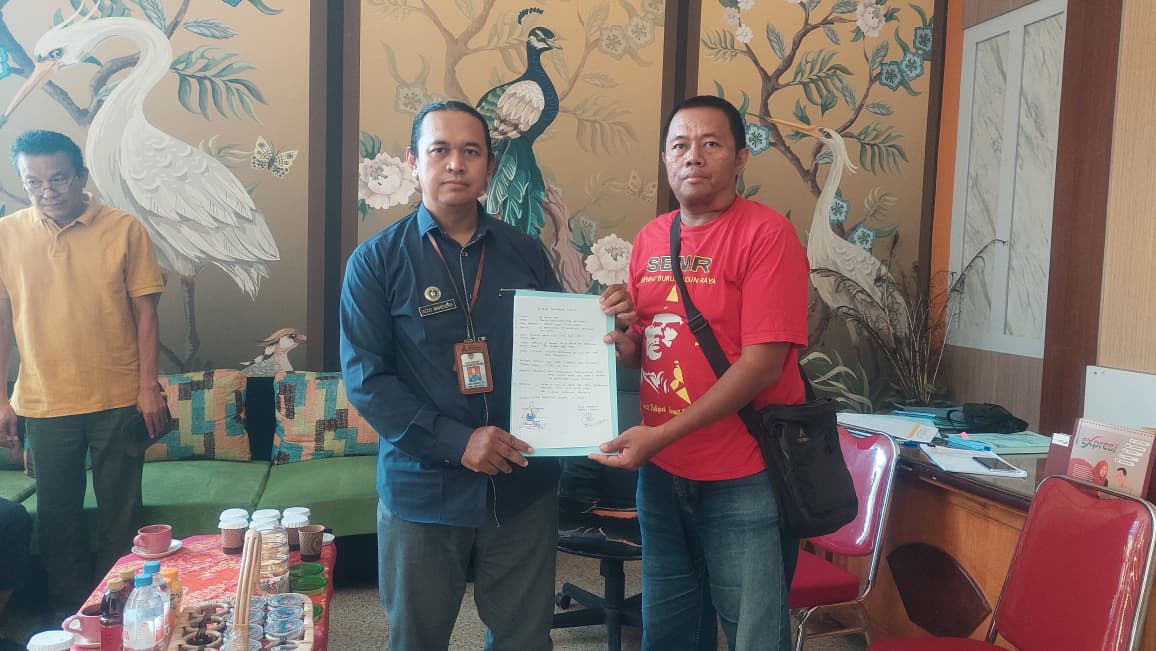 Perwakilan Serikat Buruh Madiun Raya (SBMR) melakukan pertemuan bipartit dengan manajemen MUS soal tunggakan gaji karyawan. FOTO: ISTIMEWA