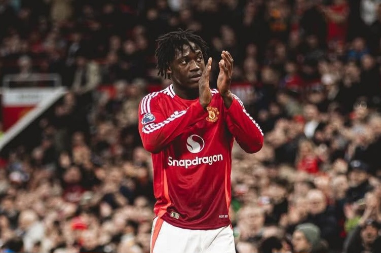 Kobbie Mainoo minta dipinjamkan tapi ditolak Manchester United.
