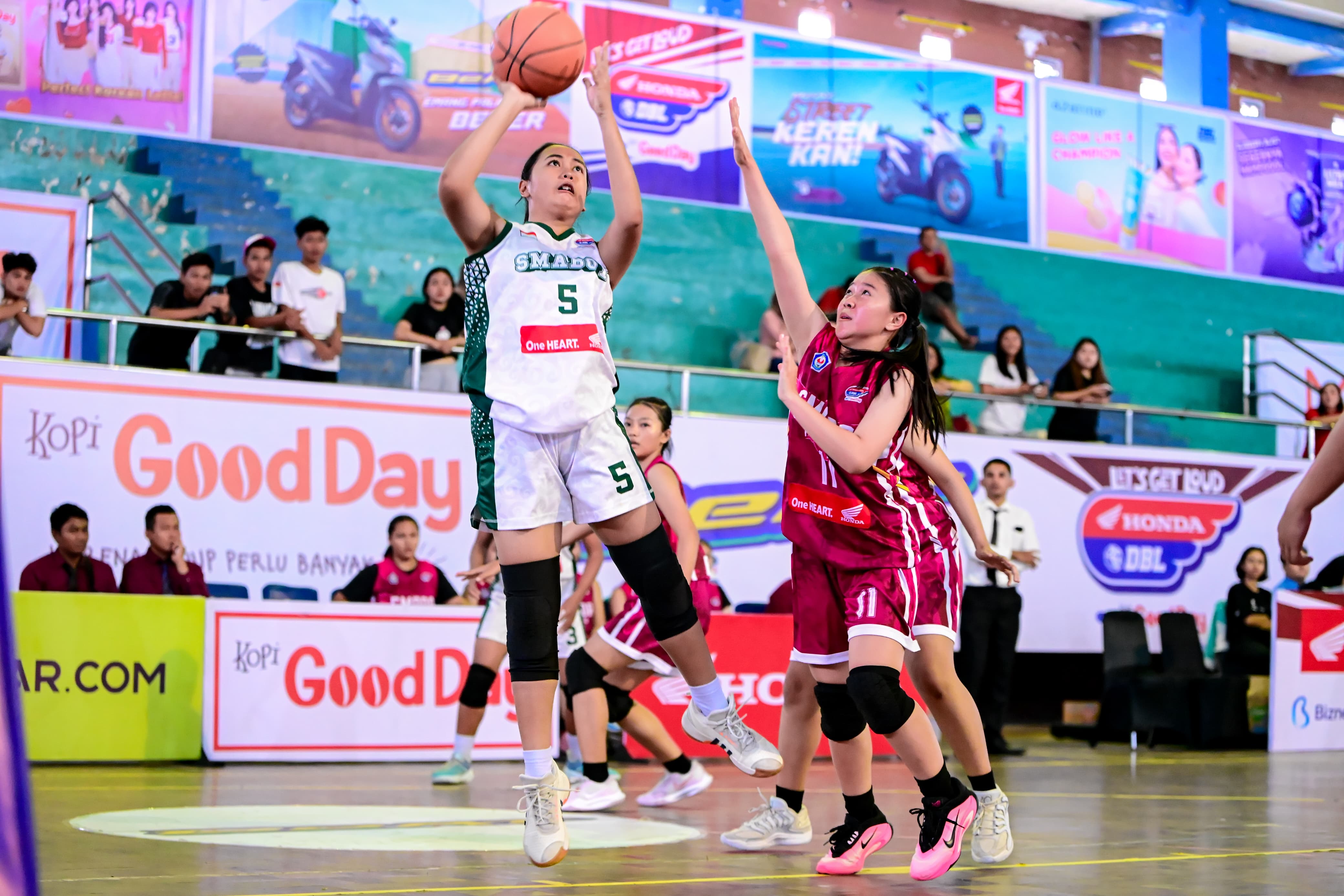 SMAN 1 Boyolangu Tulungagung vs SMAN 2 Ponorogo, dalam lanjutan Honda DBL with Kopi Good Day 2025 East Java Series-West Region, Sabtu (30/8).