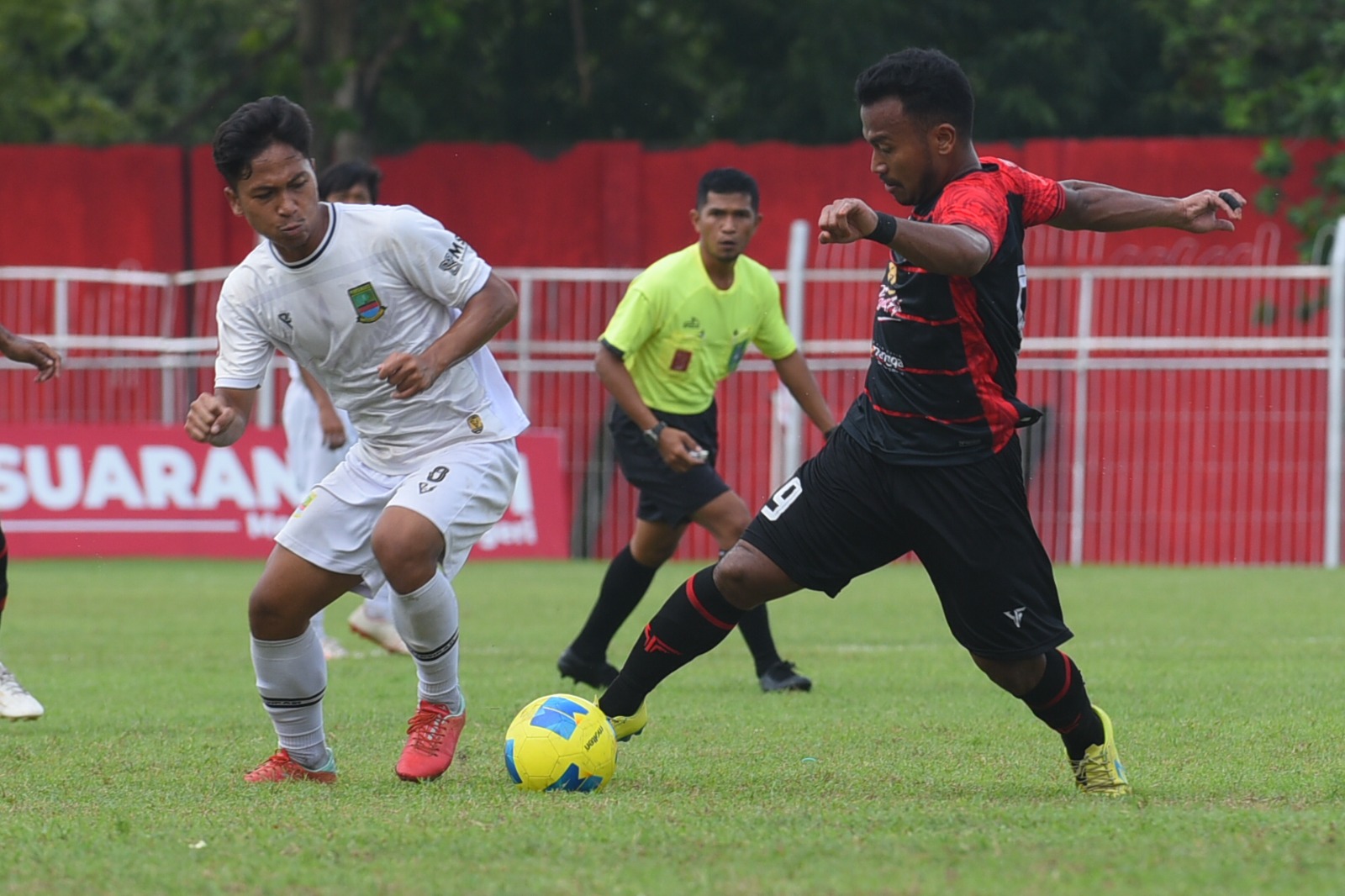 Aksi pemain Persinga di Liga 4 musim lalu. Tahun ini, klub asal Ngawi langsung tampil di putaran provinsi. DOK RADAR NGAWI