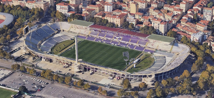 Stadion Artemio Franchi, kandang Fiorentina berbentuk huruf D yang ikonik.