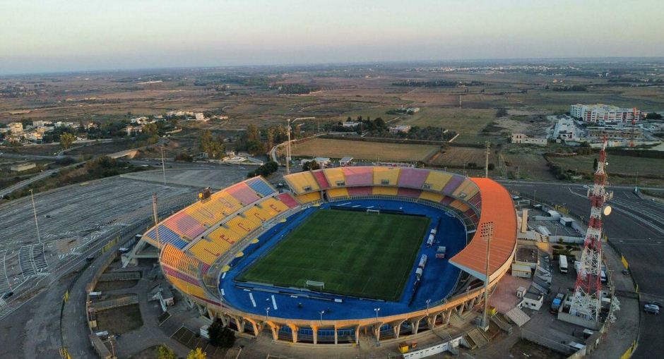 Indahnya Stadion Via del Mare Lecce di pesisir pantai Adriatik.