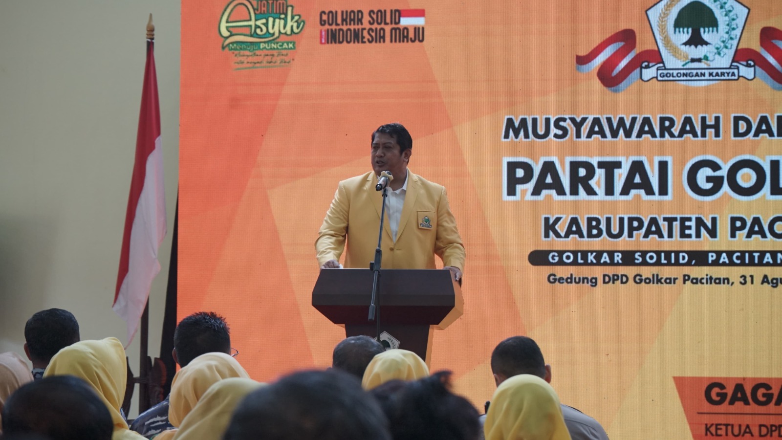 Musda ke-11 Golkar Pacitan menetapkan Lancur Susanto sebagai ketua baru menggantikan Gagarin Sumrambah yang tetap diklaim loyal pada Golkar. NUR CAHYONO/RADAR PACITAN