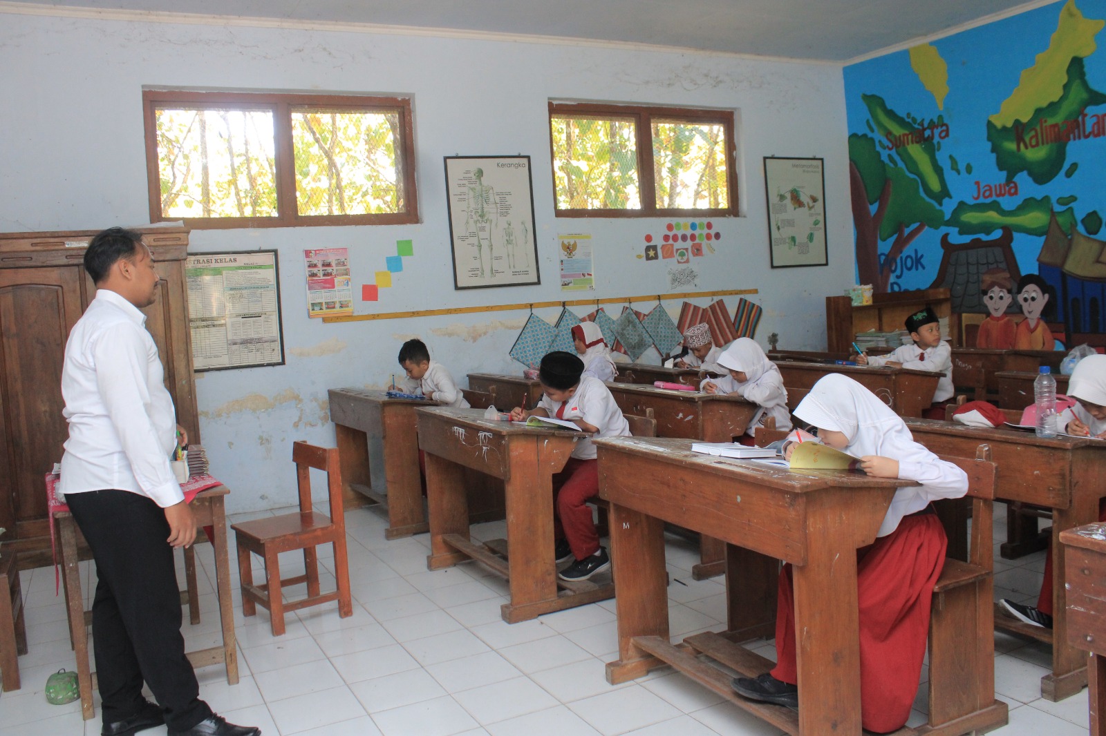 Sejumlah TK, SD, dan SMP negeri di Magetan masih belum memiliki kepala sekolah tetap. FOTO: AJI PUTRA/RADAR MAGETAN