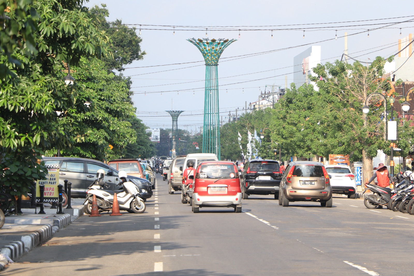 Jalan Urip Sumoharjo menjadi salah satu dari 137 ruas jalan Ponorogo yang diperbaiki melalui pinjaman Rp100 miliar dari Bank Jatim. SUGENG DWI N/RADAR PONOROGO