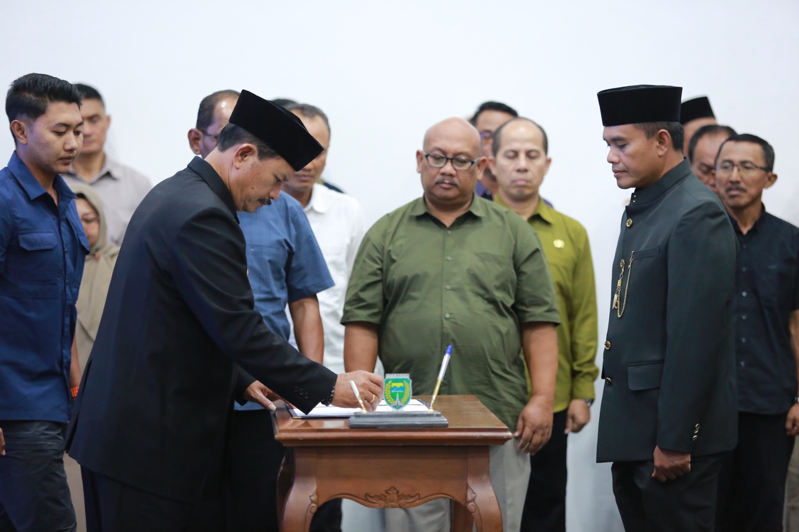 Wali Kota Madiun Maidi memutasi Sunardi Nurcahyono dari Kasatpol PP dan Damkar menjadi Sekretaris Inspektorat. BAGAS BIMANTARA/RADAR MADIUN