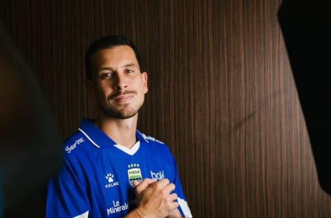 Thom Haye bergabung dengan Persib Bandung di BRI Super League 2025-2026.