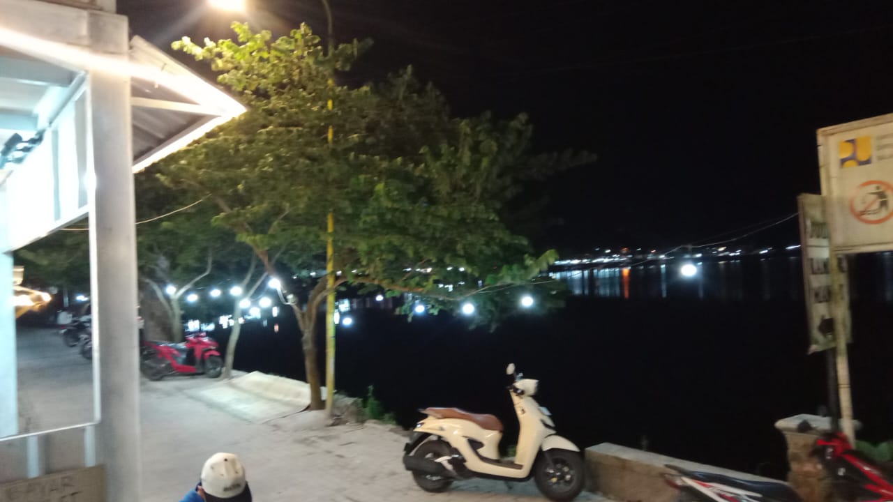 Pemandangan malam hari di Telaga Sarangan, Magetan, pada 4 September 2025, pukul 23.00 WIB.