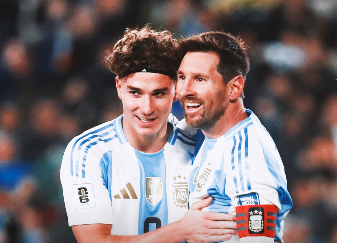 Messi nyekor menyelsaikan umpan Alvarez.