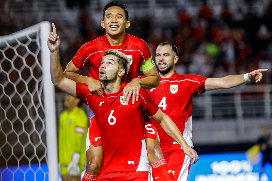Para pemain Timnas Indonesia merayakan gol.