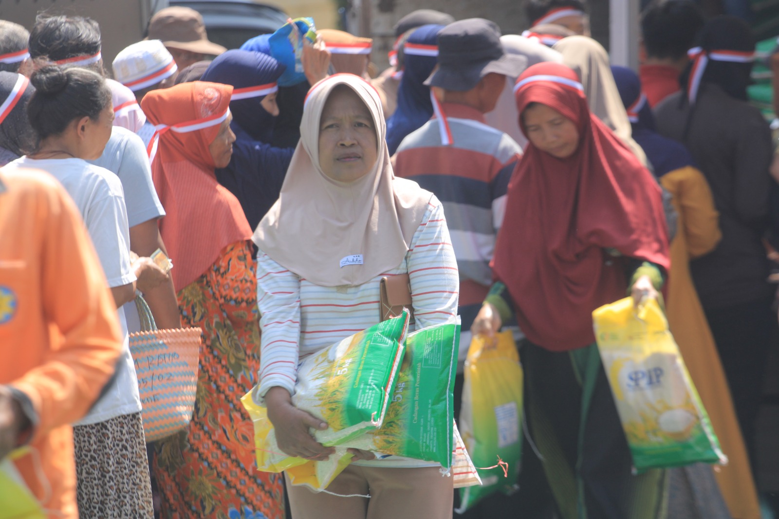 Bulog gencar menyalurkan beras SPHP lewat program Gerakan Pangan Murah (GPM). AJI PUTRA/RADAR MAGETAN