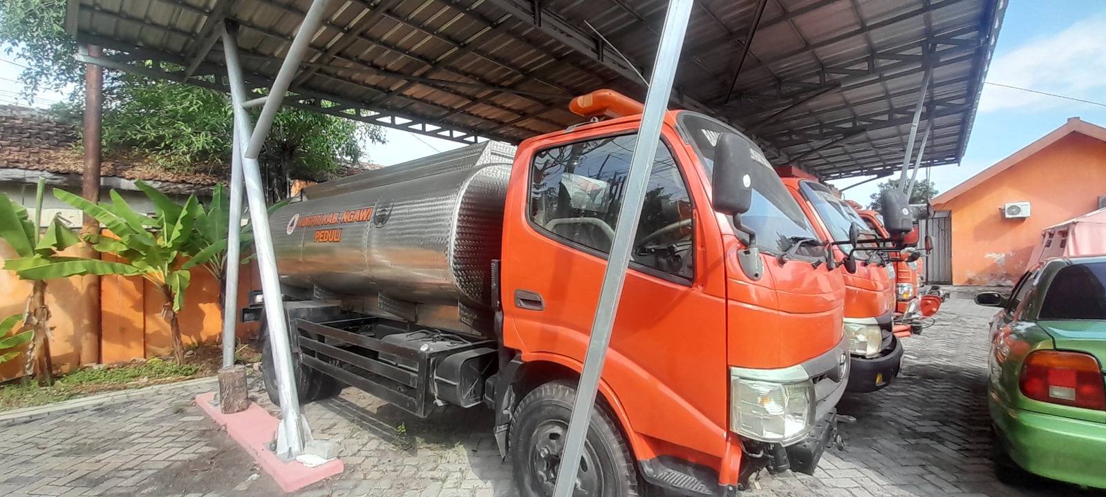 BPBD Ngawi siapkan armada tangki untuk distribusi air bersih.